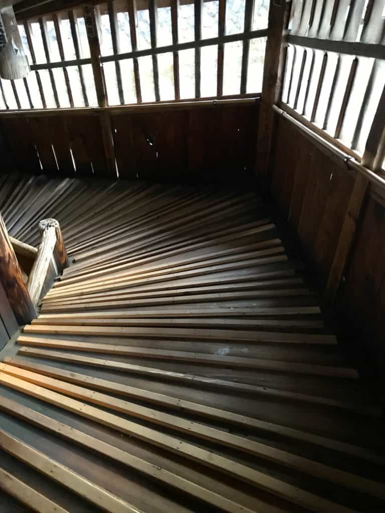 The spiral wooden ramps within Sazaedo do not overlap.