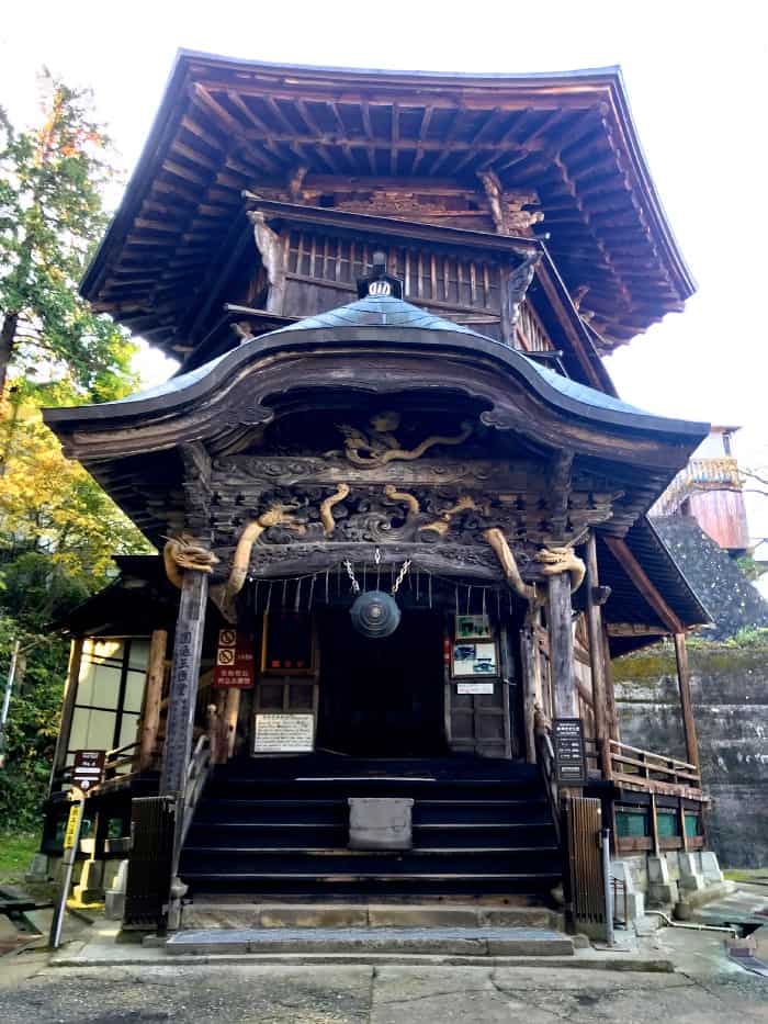 Sazaedō temple