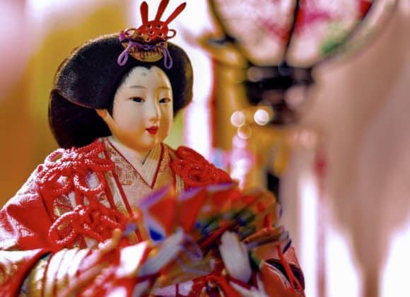 Hinamatsuri empress doll