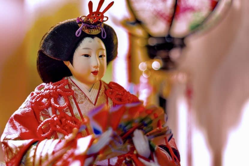 Hinamatsuri empress doll