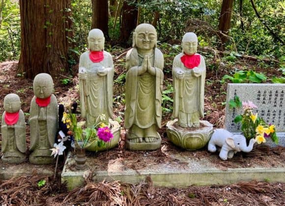 Jizo statues at Nashi no Jizo, Sado.